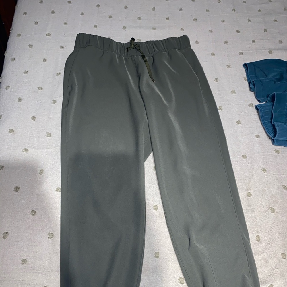 Green high-rise Lululemon joggers